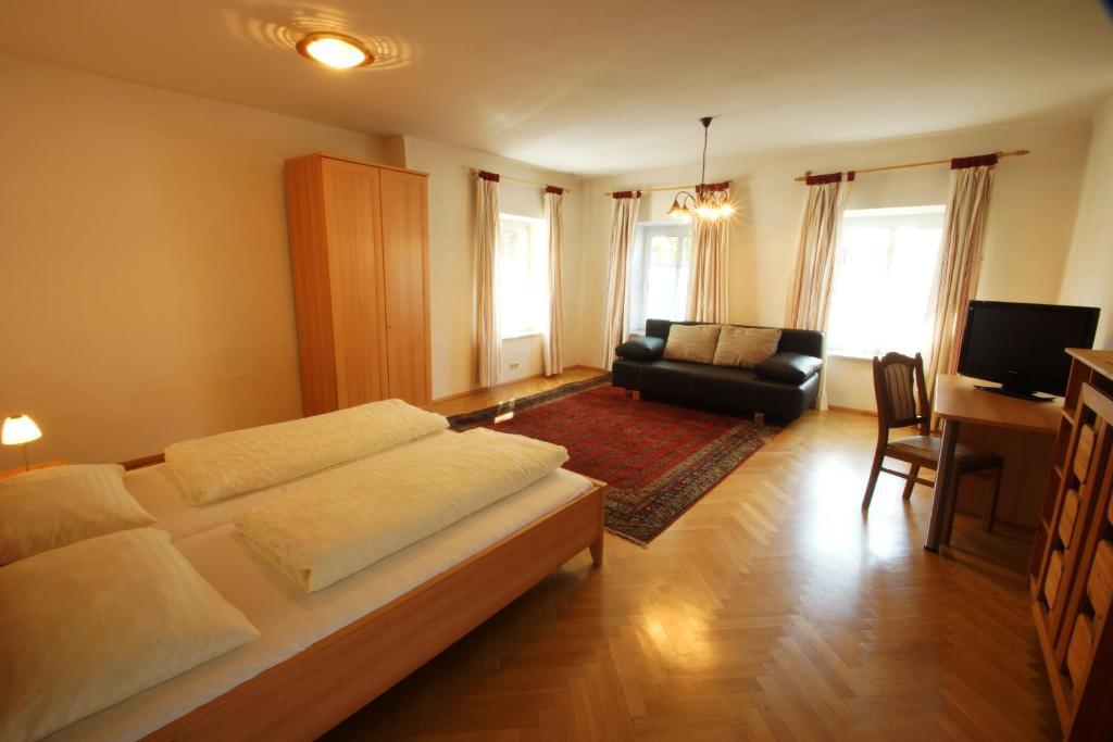 Gasthof Zur Post Strasswalchen Exterior foto